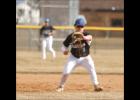 Carter Holman gloved the ball during an infield hit for the Thunder.